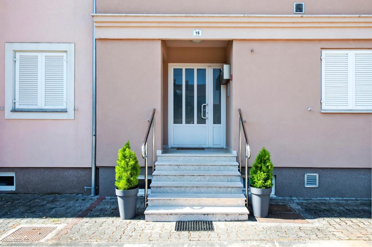 F&R Apartments II Ρόβινι Εξωτερικό φωτογραφία