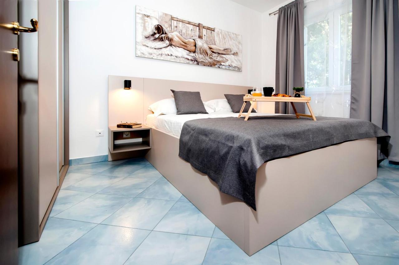 F&R Apartments II Ρόβινι Εξωτερικό φωτογραφία