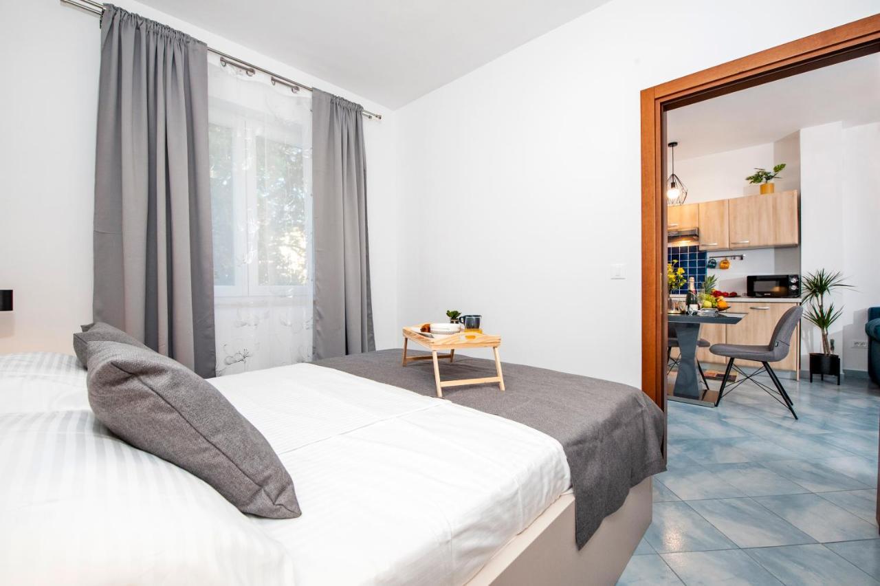 F&R Apartments II Ρόβινι Εξωτερικό φωτογραφία